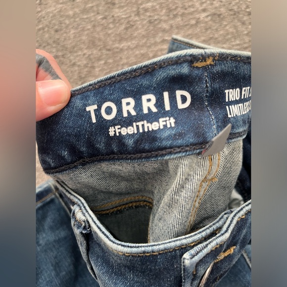 Torrid Trio Fit Skinny High-Rise Jeans, Sizes 10-14, Regular - Picture 12 of 14